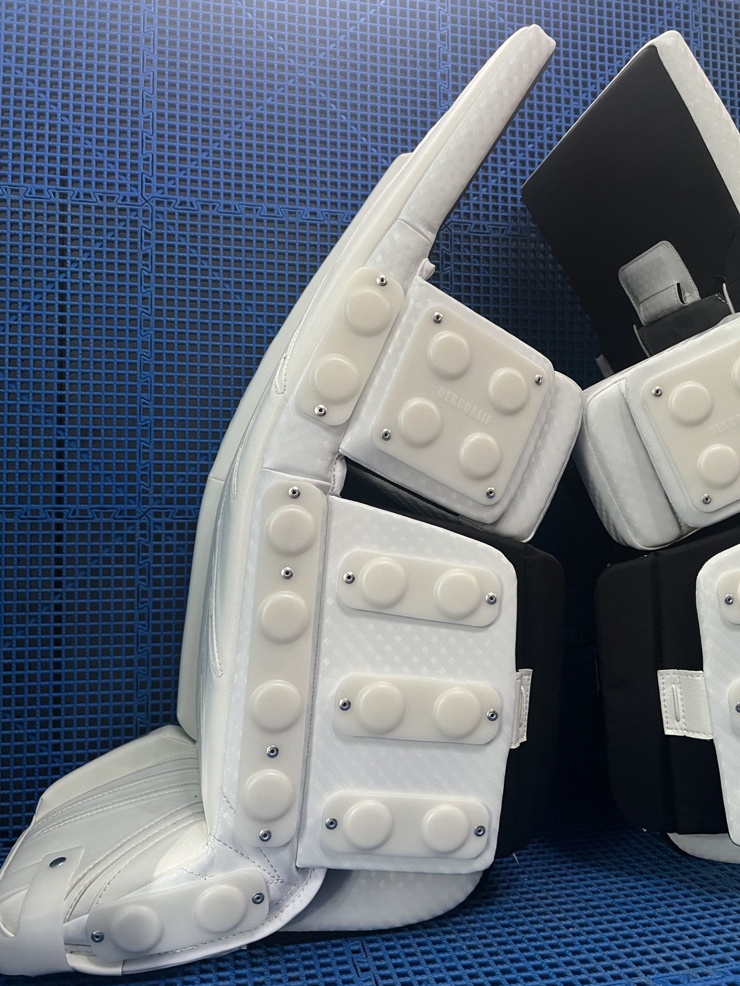 Sliders DekGoalie PRO Incluant le Service d'Installation permanente