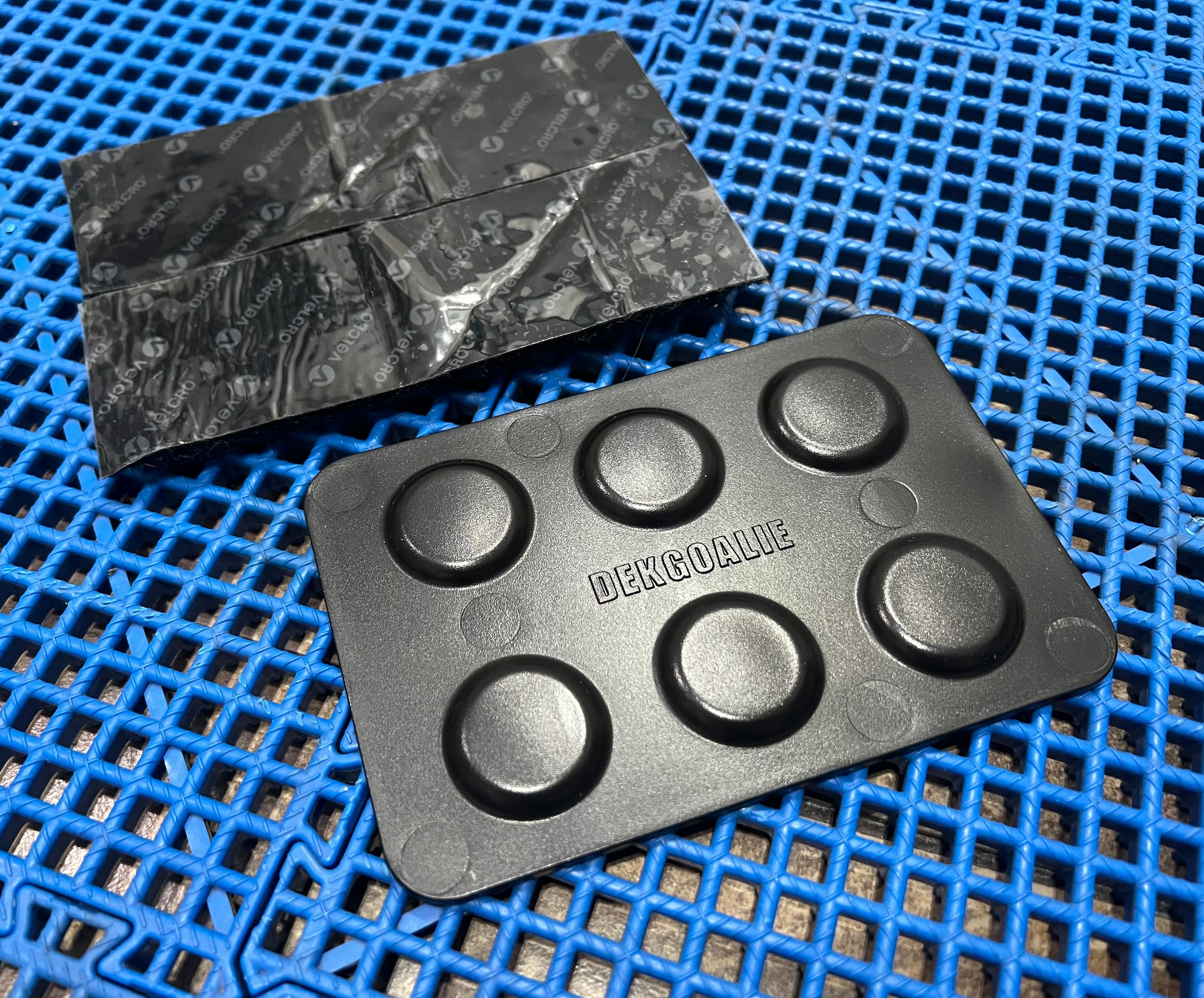 DekGoalie PRO Sliders - KNEE replacements